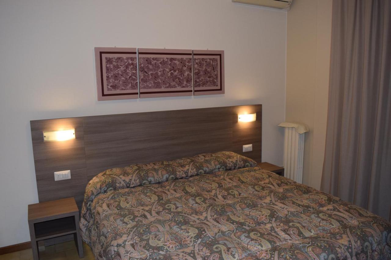 Hotel Pilotto Peschiera del Garda Exterior foto